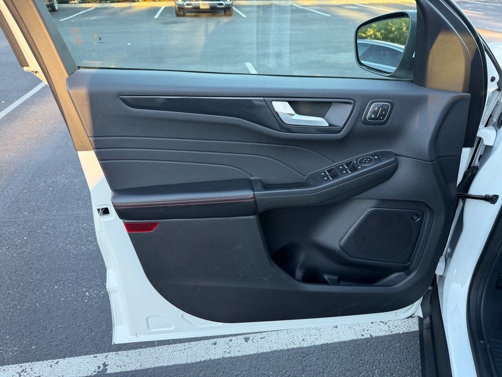 2023 Ford Escape ST-Line Elite