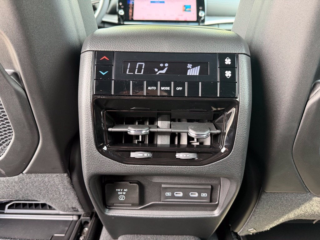2026 Jeep Grand Cherokee L Altitude 4x4