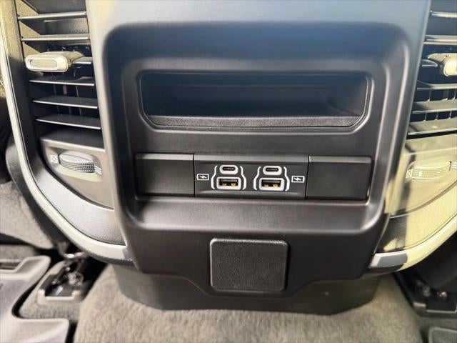 2023 RAM 1500 Big Horn Crew Cab 4x4 5'7' Box