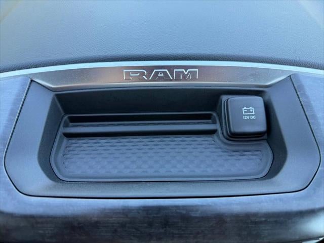 2024 RAM 1500 Big Horn Crew Cab 4x4 5'7' Box