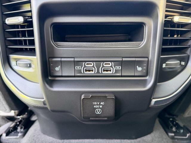 2022 RAM 1500 Laramie Crew Cab 4x4 5'7' Box