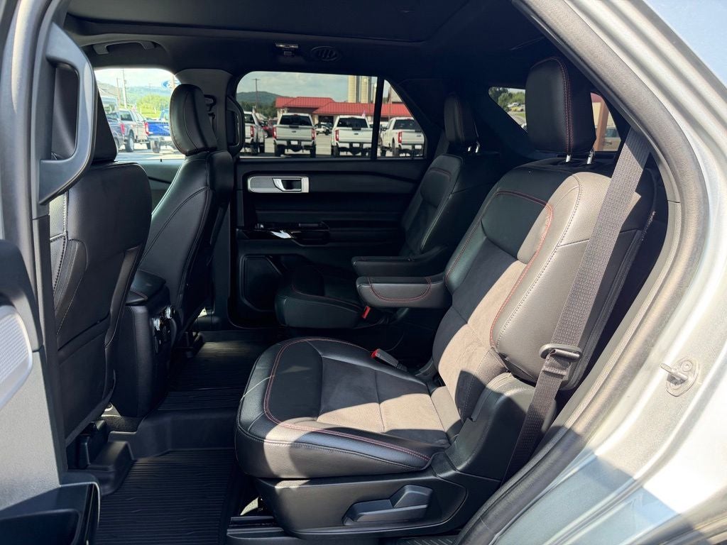 2024 Ford Explorer ST-Line